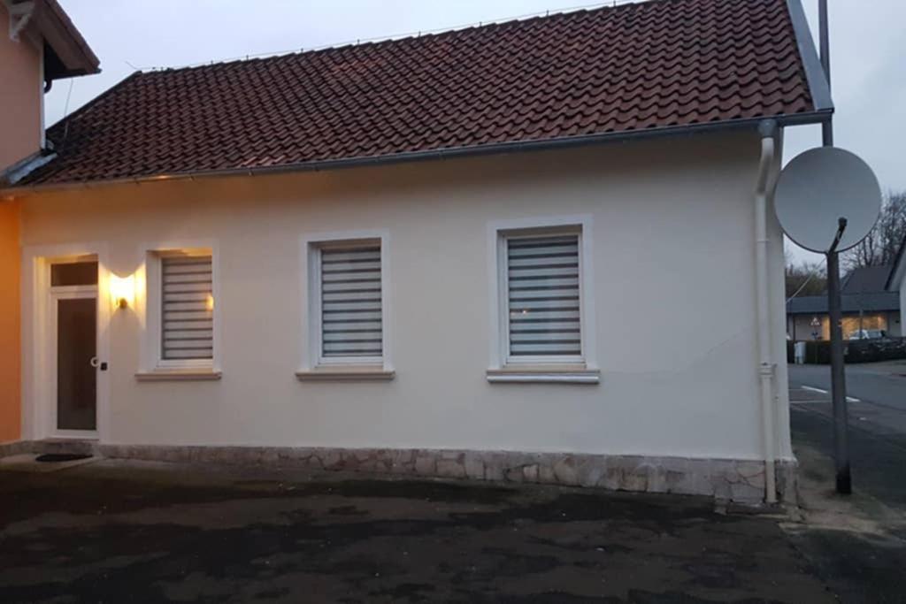 Appartement Vanille, Ferienwohnung Mit Eigenem Eingang, Wie Ein Kleines Haus Bad Salzuflen Buitenkant foto
