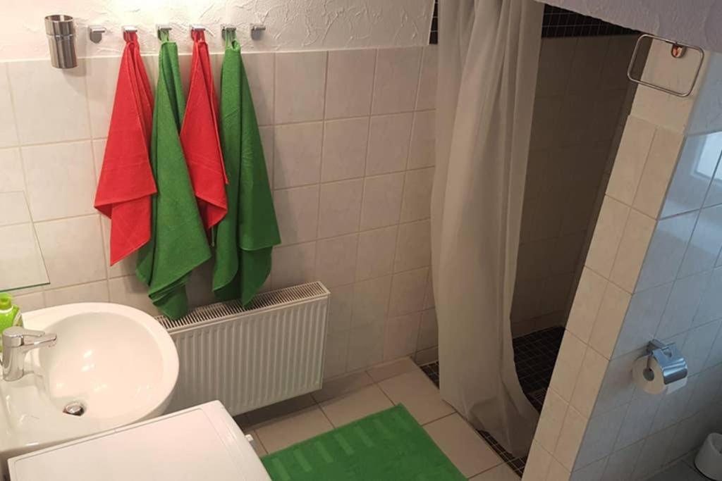 Appartement Vanille, Ferienwohnung Mit Eigenem Eingang, Wie Ein Kleines Haus Bad Salzuflen Buitenkant foto