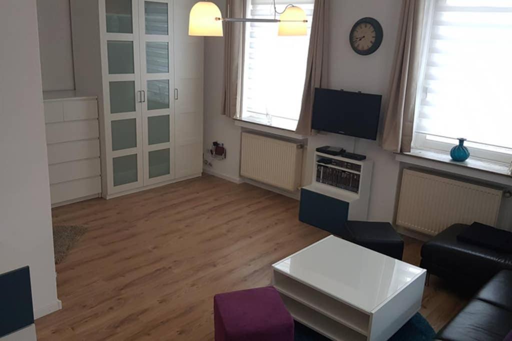 Appartement Vanille, Ferienwohnung Mit Eigenem Eingang, Wie Ein Kleines Haus Bad Salzuflen Buitenkant foto
