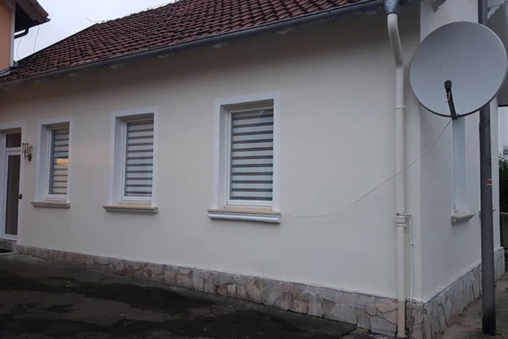 Appartement Vanille, Ferienwohnung Mit Eigenem Eingang, Wie Ein Kleines Haus Bad Salzuflen Buitenkant foto